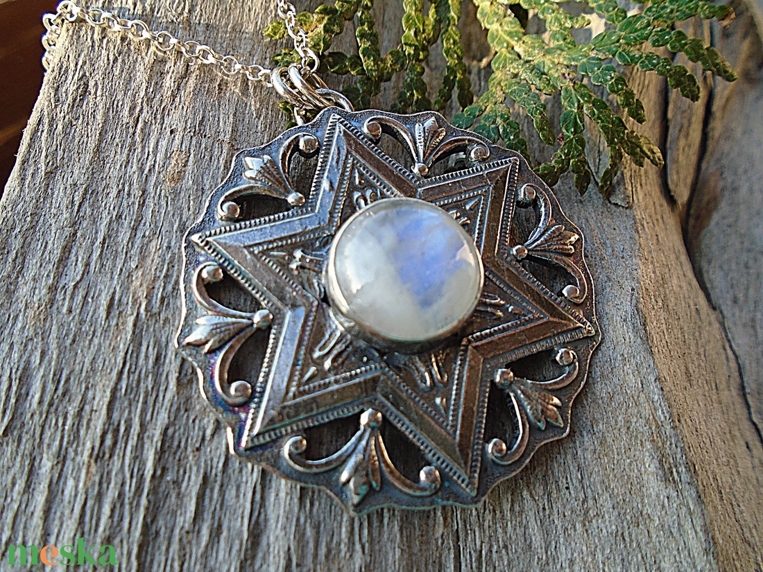 Ezüst medál Ag925/1000  Holdkő ( Moonstone) - ékszer - nyaklánc - medál - Meska.hu
