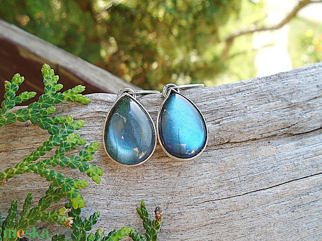 Ezüst Labradorit fülbevaló - ékszer - fülbevaló - lógó fülbevaló - Meska.hu