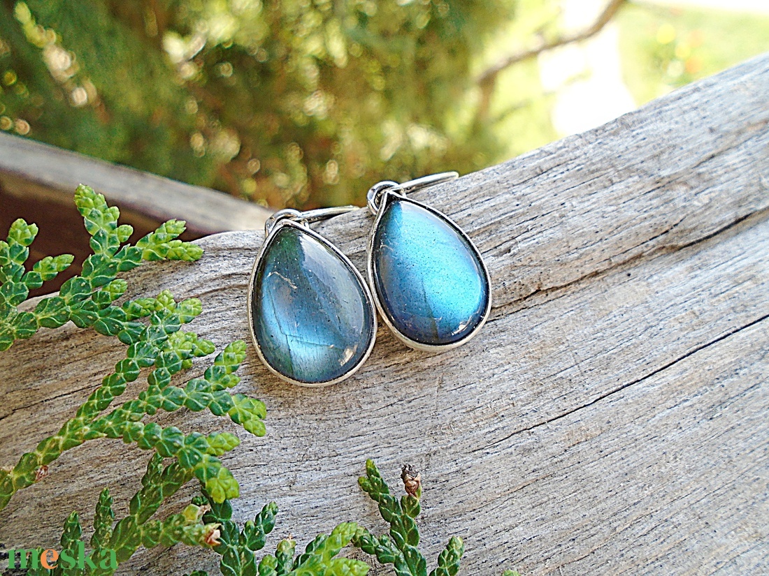 Ezüst Labradorit fülbevaló - ékszer - fülbevaló - lógó fülbevaló - Meska.hu