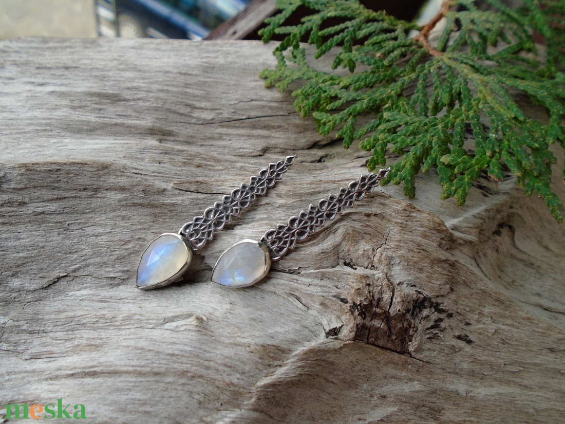 Ezüst Pötty  fülbevaló Ag925 Holdkő (Rainbow Moonstone) - ékszer - fülbevaló - pötty fülbevaló - Meska.hu