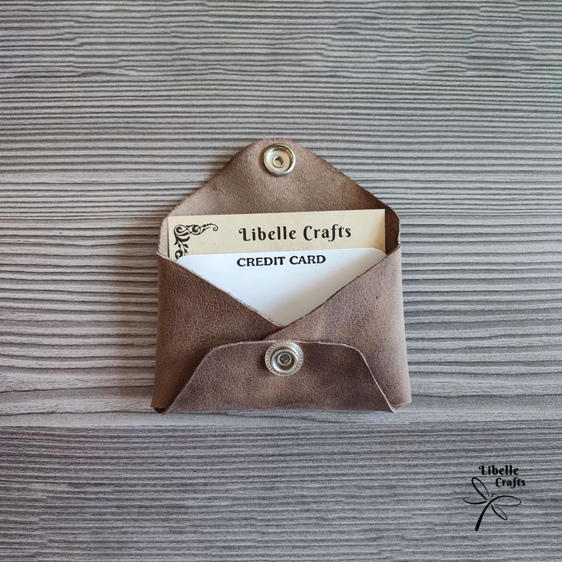 Világos barna egyfakkos kártyatartó - táska & tok - pénztárca & más tok - kártyatartó & irattartó - Meska.hu