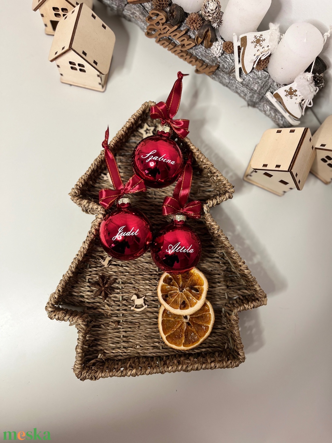 Karácsonyi üveggömb (karácsonyfadísz) - Burgundi - fényes egyedi felirattal - karácsony - karácsonyi lakásdekoráció - karácsonyfadíszek - Meska.hu