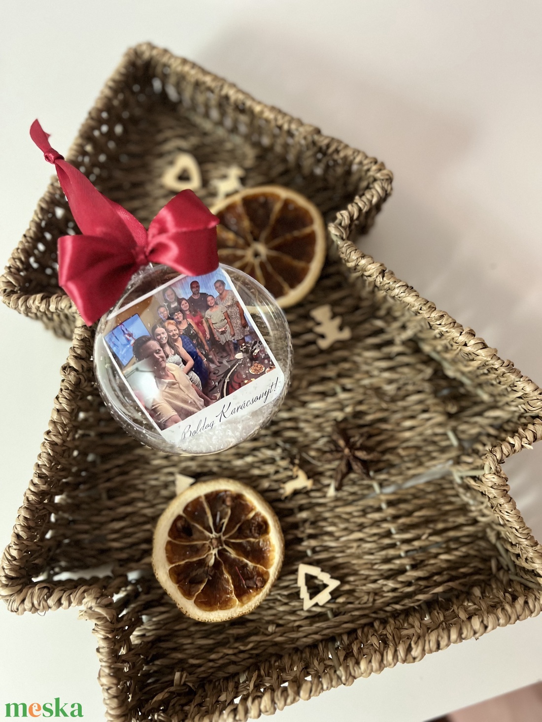 Karácsonyi üveggömb fotóval (Egyedi felirattal és saját fotóval) - örök ajándék szeretteidnek - karácsony - karácsonyi lakásdekoráció - karácsonyfadíszek - Meska.hu