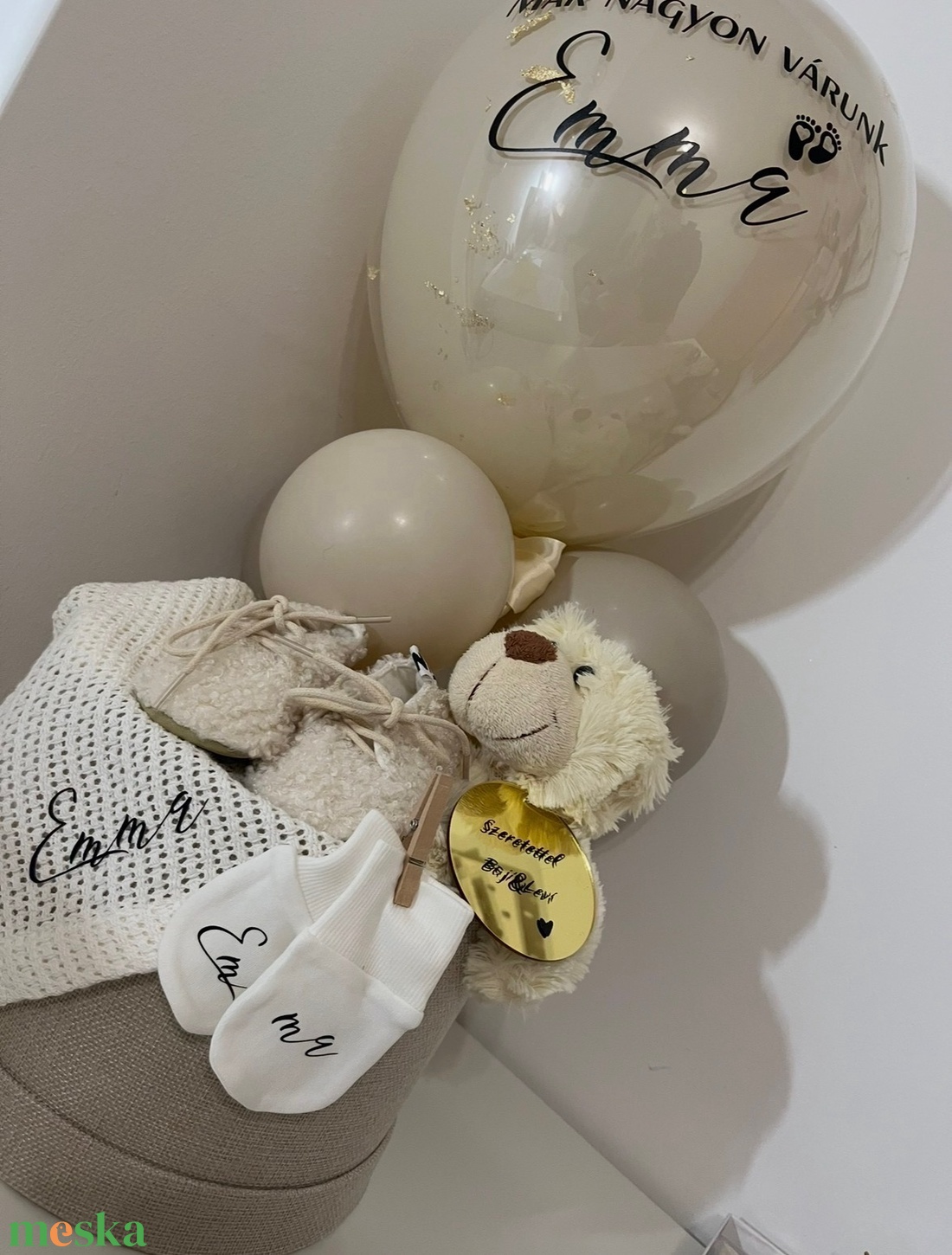 Babó Ballon (babaköszöntő ballon-box) + kiegészítőkkel rendelhető - baba - mama - babalátogató ajándékcsomag - Meska.hu