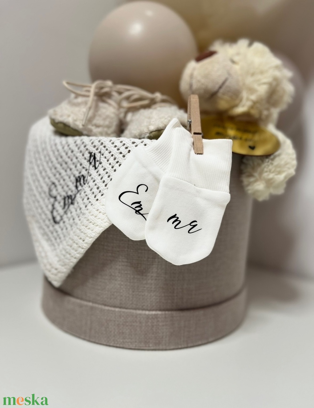 Babó Ballon (babaköszöntő ballon-box) + kiegészítőkkel rendelhető - baba - mama - babalátogató ajándékcsomag - Meska.hu