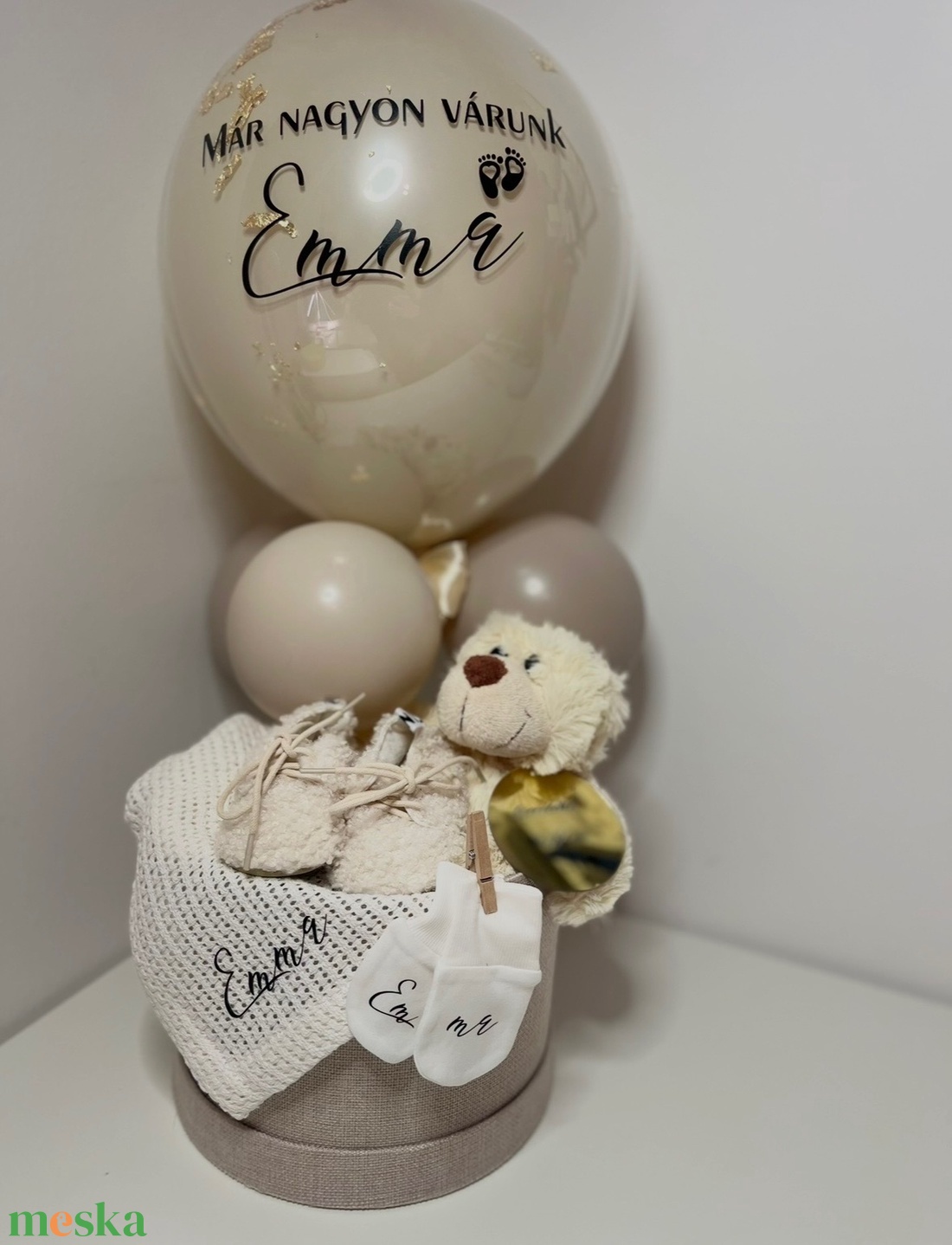 Babó Ballon (babaköszöntő ballon-box) + kiegészítőkkel rendelhető - baba - mama - babalátogató ajándékcsomag - Meska.hu