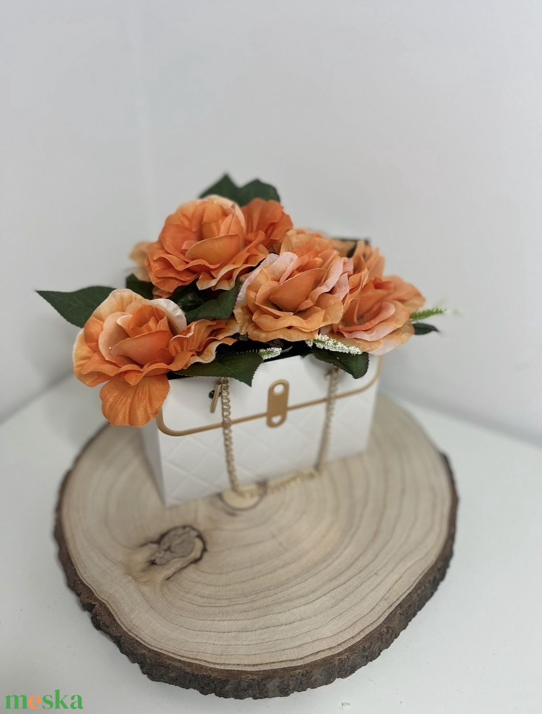 Virág-ládika választható virágokkal és díszzacskóval (Szülőköszöntőre, Nőnapra, Anyák napjára, Valentin napra) - otthon & életmód - virágdekoráció - virágok - virágbox - Meska.hu