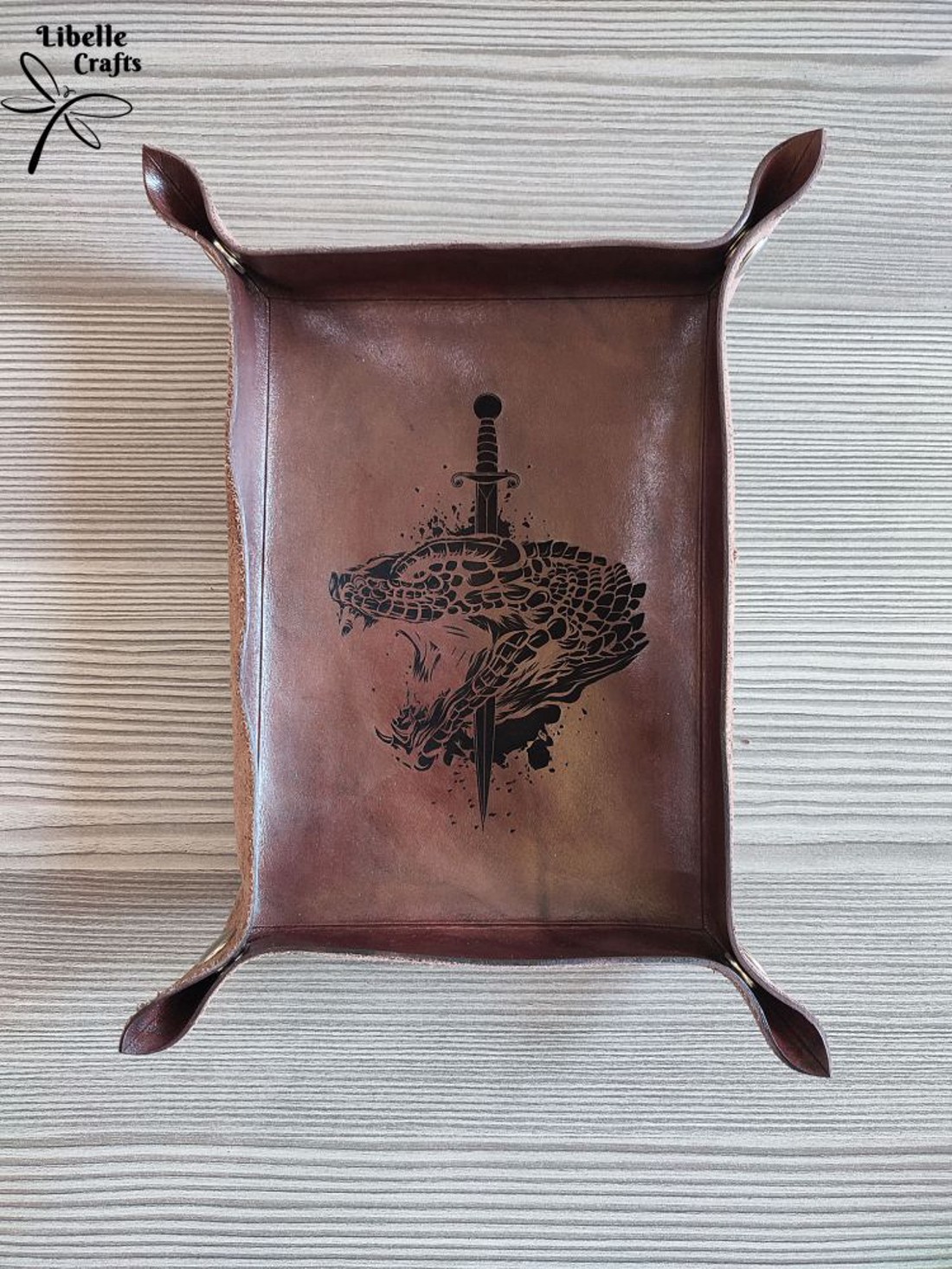 Kígyó fejes kockadobó tálca - játék & sport - szerepjáték - Meska.hu