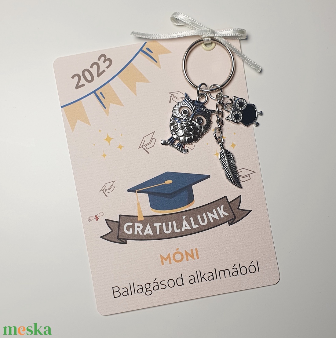 Ballagási ajándékozó kártya - baglyos kulcstartóval, névre szóló, (diplomaosztó ajándék, ballagási ajándék) - otthon & életmód - papír, írószer - ajándékozás kellékei - ajándékkísérő - Meska.hu Ballagási ajándékozó kártya - baglyos kulcstartóval, névre szóló, (diplomaosztó ajándék, ballagási ajándék) - otthon & életmód - papír, írószer - ajándékozás kellékei - ajándékkísérő - Meska.hu