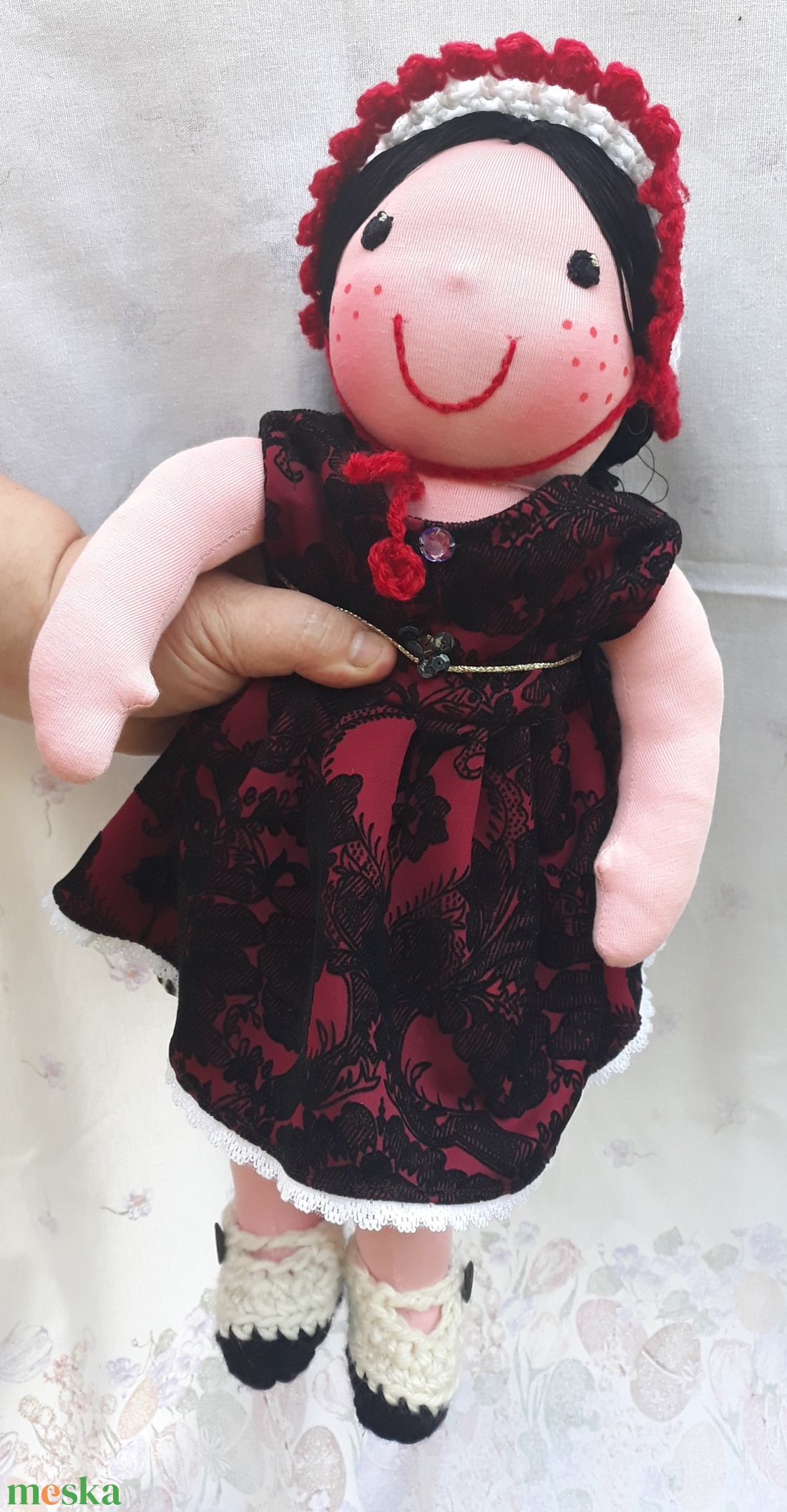 Waldorf jellegű lány baba bársony ruhával, sapkával; Rongybaba; Játékbaba - játék & sport - baba & babaház - öltöztethető baba - Meska.hu Waldorf jellegű lány baba bársony ruhával, sapkával; Rongybaba; Játékbaba - játék & sport - baba & babaház - öltöztethető baba - Meska.hu