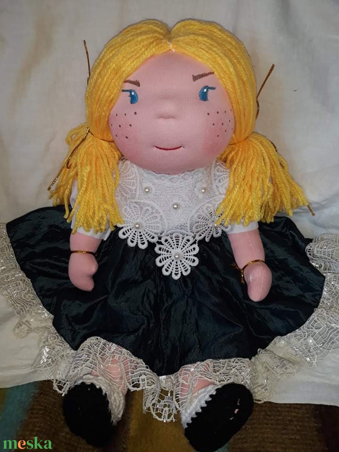 Waldorf jellegű lány baba selyem, csipkés ruhában; Rongybaba; Játékbaba; Textilbaba - játék & sport - baba & babaház - öltöztethető baba - Meska.hu Waldorf jellegű lány baba selyem, csipkés ruhában; Rongybaba; Játékbaba; Textilbaba - játék & sport - baba & babaház - öltöztethető baba - Meska.hu