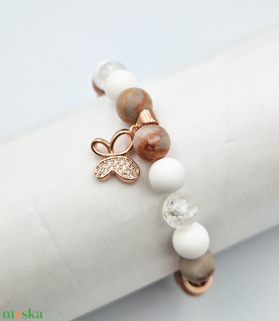 Rosegold karkötő cirkóniás pillangó medállal - ékszer - karkötő - gyöngyös karkötő - Meska.hu