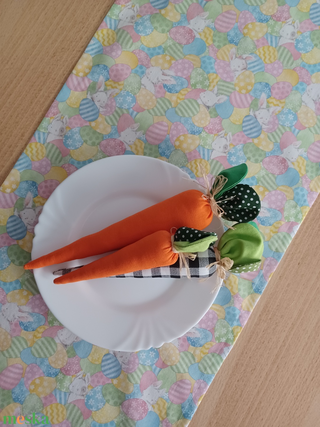 Húsvéti asztali futó - otthon & életmód - konyhafelszerelés, tálalás - tálalás - terítő - Meska.hu