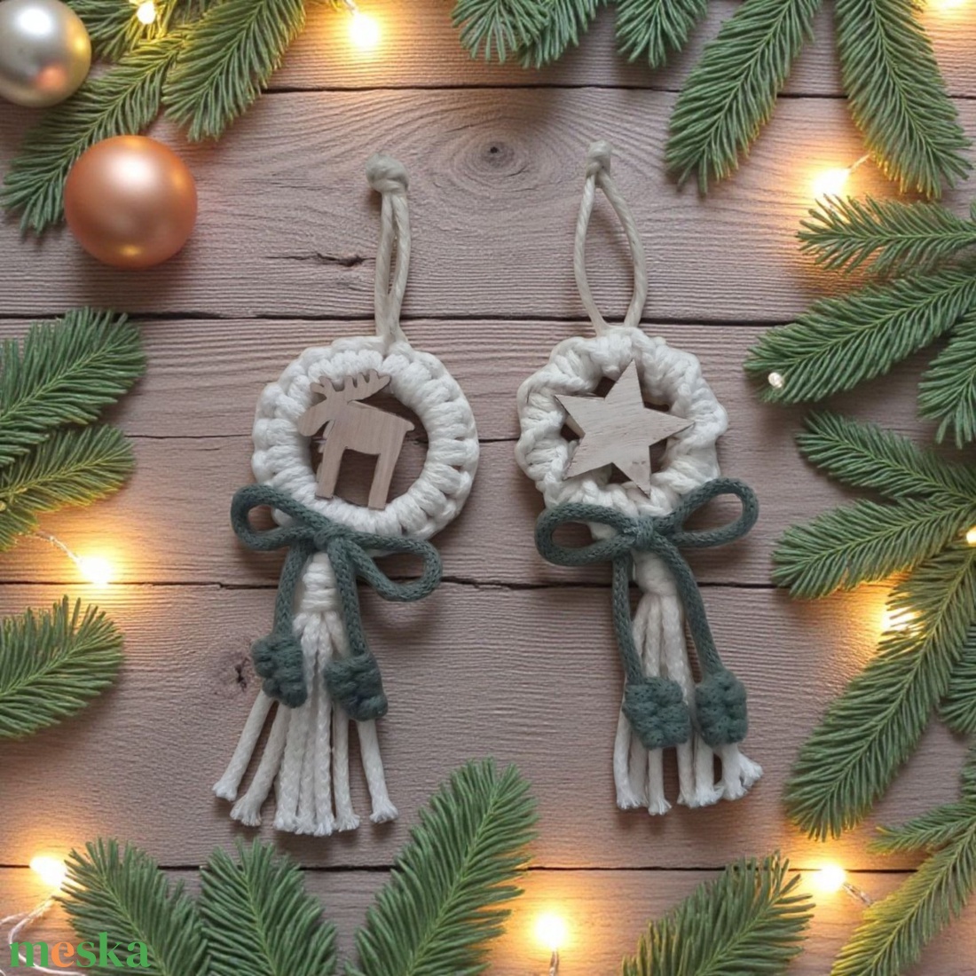 Makramé Karácsonyfadísz Párban  Fehér Fonál, Fa Karikán, Természetes Dekorral - karácsony - karácsonyi lakásdekoráció - karácsonyfadíszek - Meska.hu