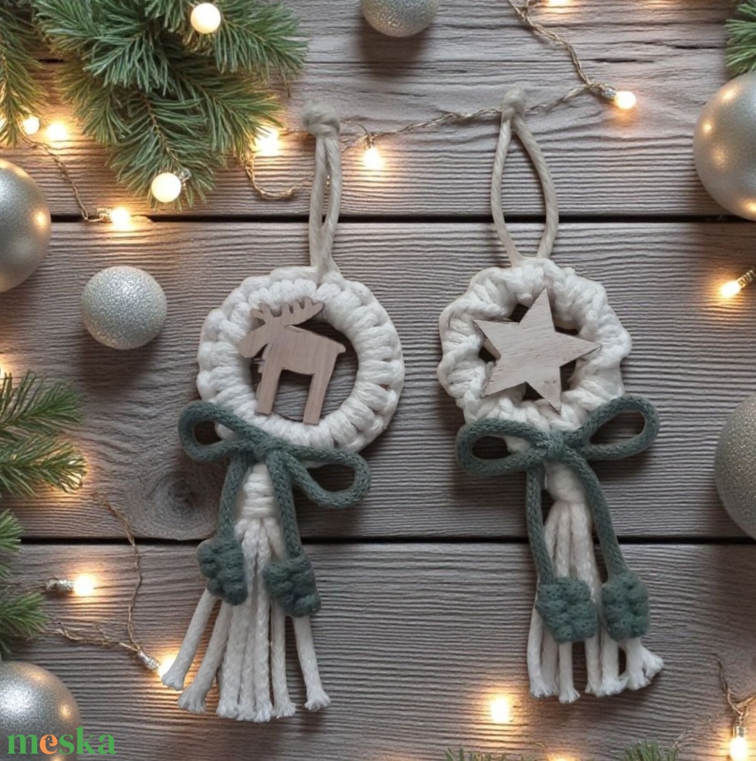 Makramé Karácsonyfadísz Párban  Fehér Fonál, Fa Karikán, Természetes Dekorral - karácsony - karácsonyi lakásdekoráció - karácsonyfadíszek - Meska.hu