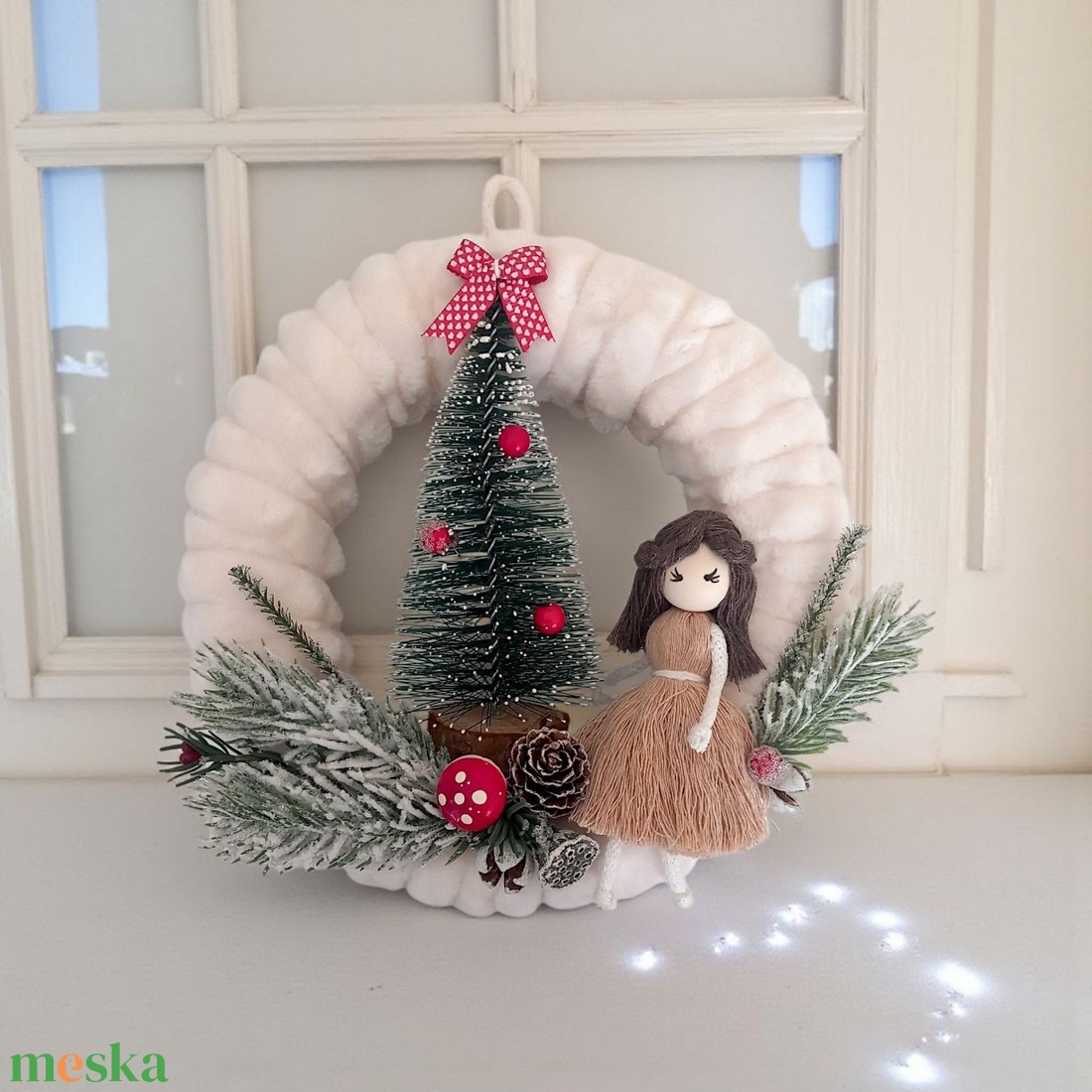 Karácsonyi ajtódísz / kopogtató makramé babával piros, fehér és zöld koszorú babával - karácsony - adventi díszek - adventi ajtódísz - Meska.hu Karácsonyi ajtódísz / kopogtató makramé babával piros, fehér és zöld koszorú babával - karácsony - adventi díszek - adventi ajtódísz - Meska.hu
