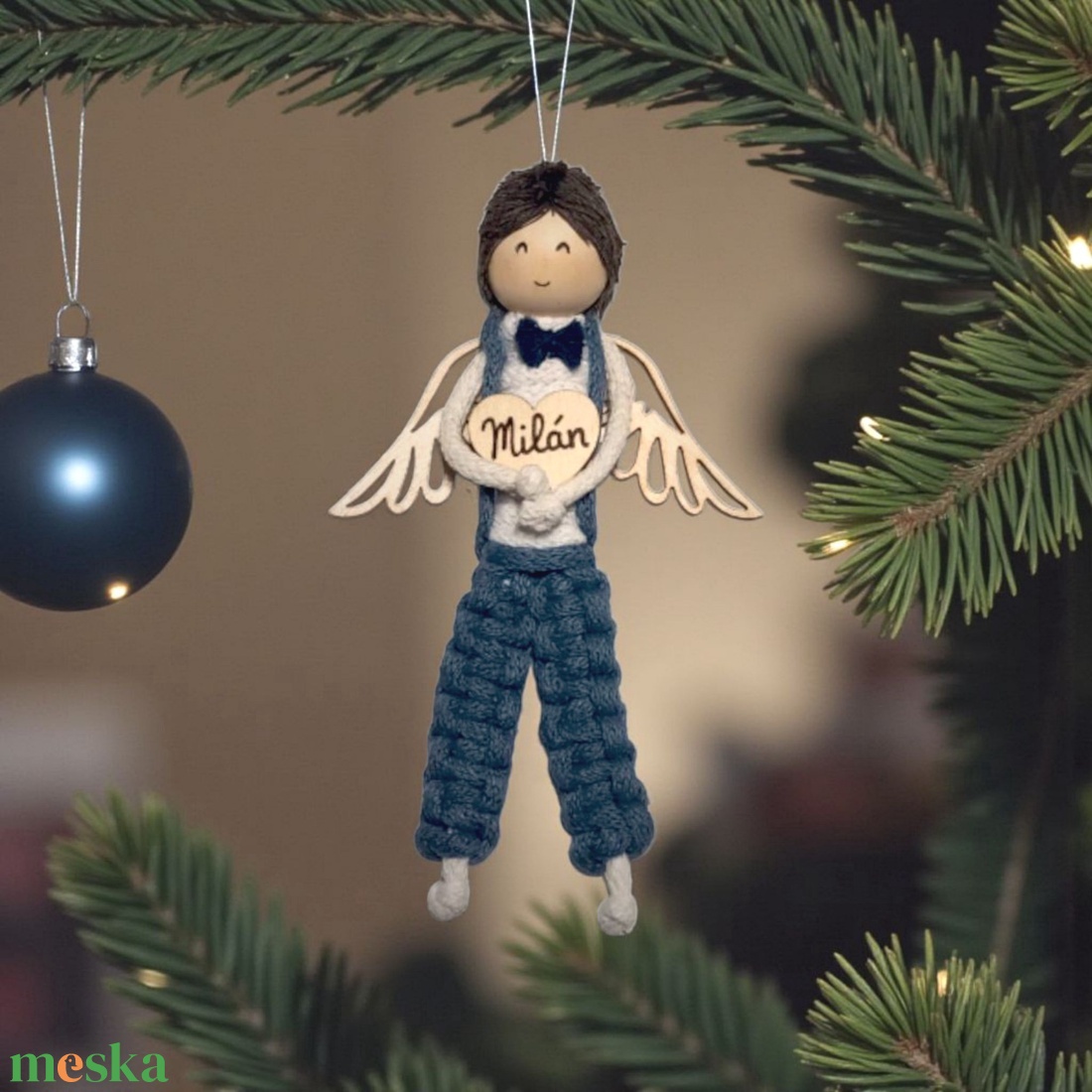 Névre szóló karácsonyfadísz  személyre szabható makramé fiú angyal - karácsony - karácsonyi lakásdekoráció - karácsonyfadíszek - Meska.hu