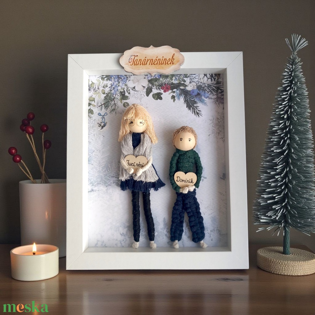 Karácsonyi ajándék tanárnak  Egyedi makramé figurák képkeretben - otthon & életmód - dekoráció - kép & falikép - 3d képek - Meska.hu