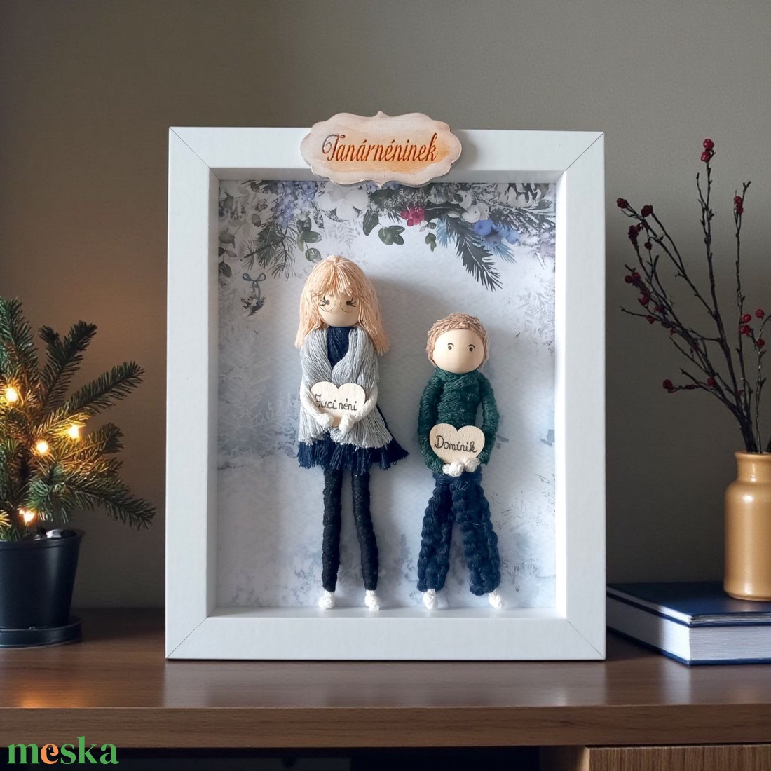 Karácsonyi ajándék tanárnak  Egyedi makramé figurák képkeretben - otthon & életmód - dekoráció - kép & falikép - 3d képek - Meska.hu
