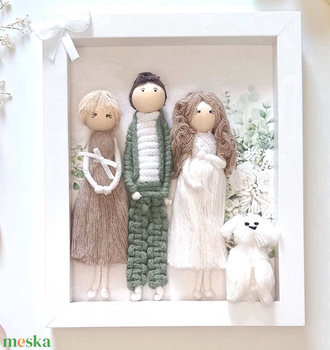 Makramé szülőköszöntő kép esküvőre, személyre szabhatószülőköszöntő ajándék személyreszabott figurákkal - esküvő - emlék & ajándék - szülőköszöntő ajándék - Meska.hu