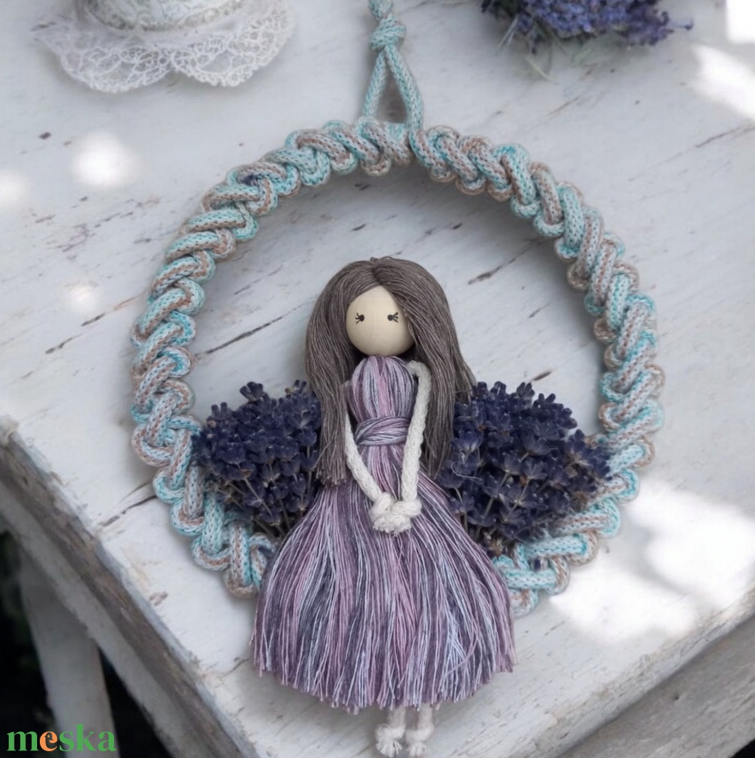 Levendulás Makramé Baba � Orgona Cirmos Ruhában, Vintage Dekor Karikán - otthon & életmód - dekoráció - ajtó- és ablak dekoráció - ajtódísz & kopogtató - Meska.hu