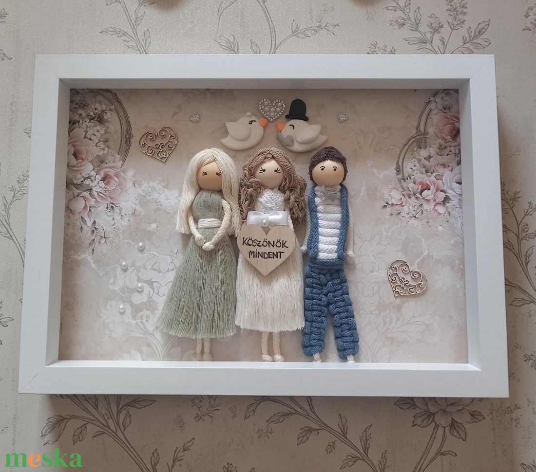 Szülőköszöntő ajándék esküvőre � egyedi makramé családi kép, személyre szabható, 21�30 cm - esküvő - emlék & ajándék - szülőköszöntő ajándék - Meska.hu