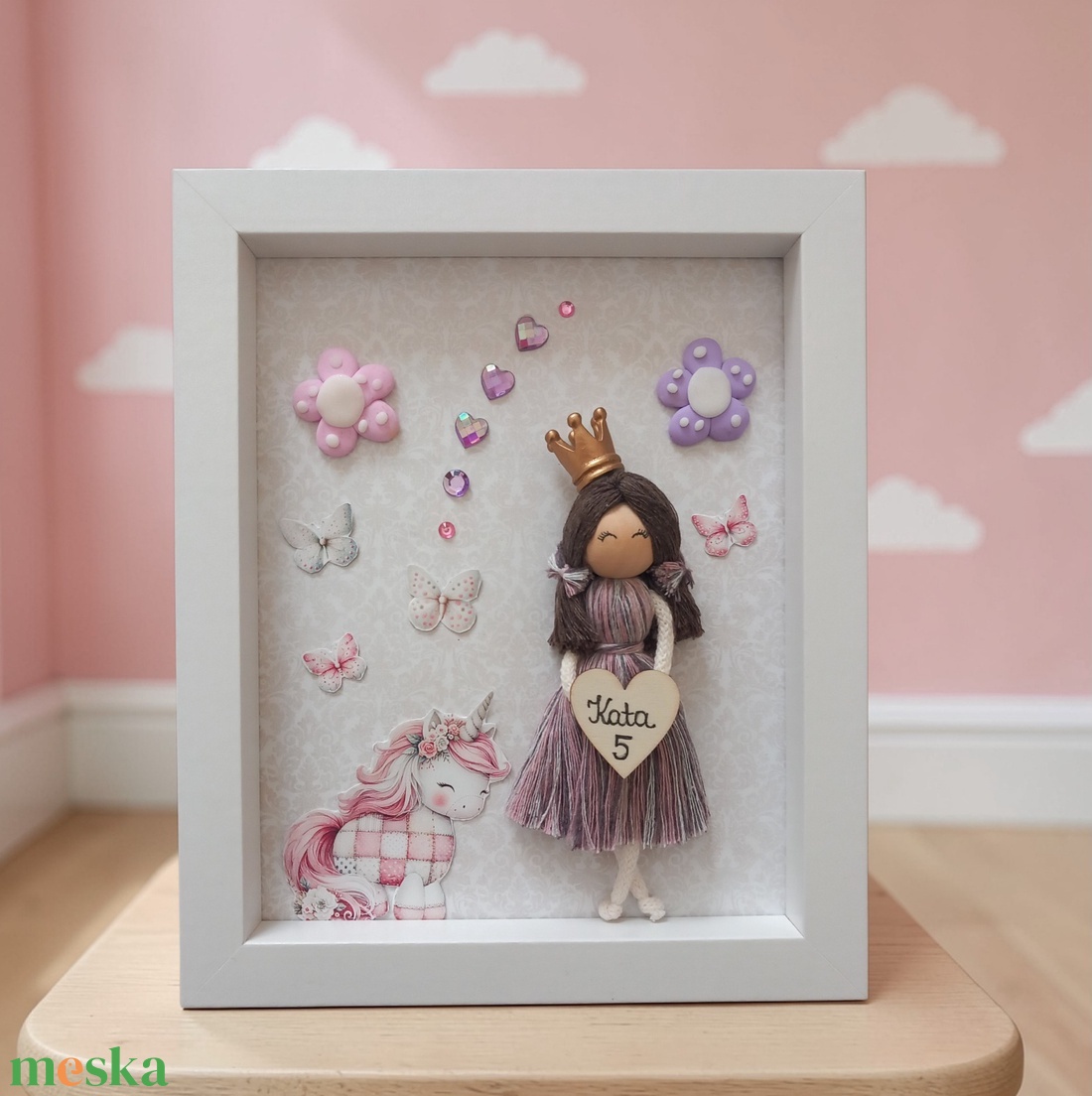 Születésnapi ajándék kislánynak � személyre szabott makramé falikép unikornissal, névvel (20x25 cm) - otthon & életmód - dekoráció - kép & falikép - 3d képek - Meska.hu