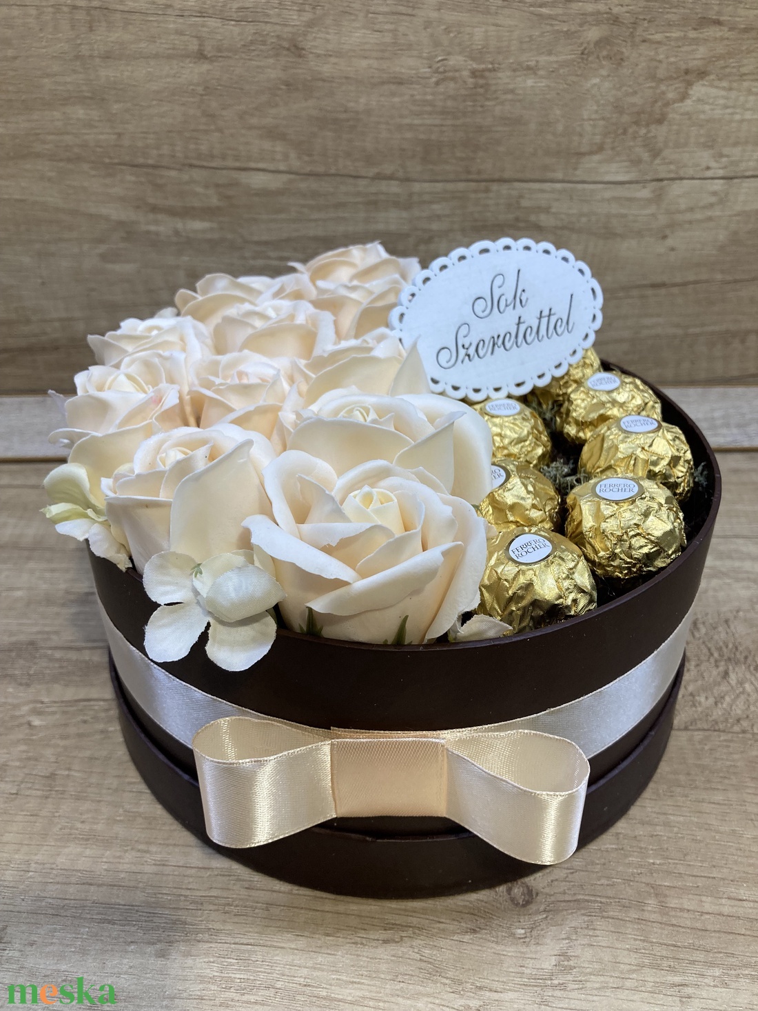 Ferrero bonbonos box - otthon & életmód - dekoráció - virágdísz és tartó - virágbox, virágdoboz - Meska.hu Ferrero bonbonos box - otthon & életmód - dekoráció - virágdísz és tartó - virágbox, virágdoboz - Meska.hu