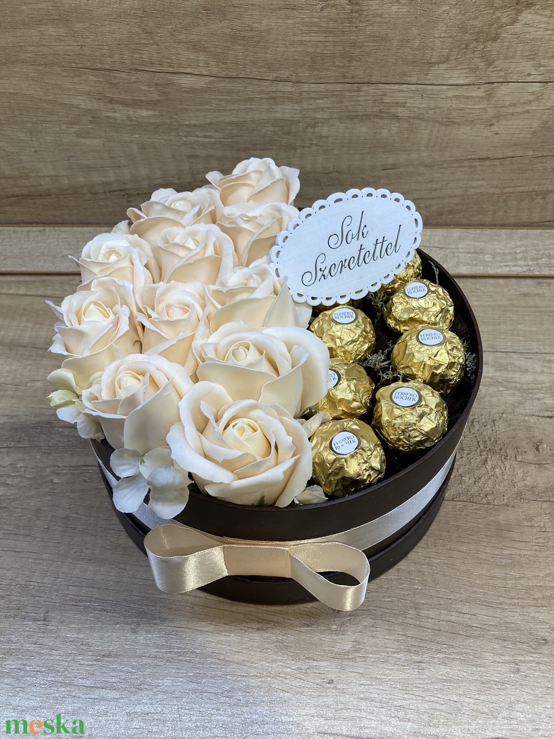 Ferrero bonbonos box - otthon & életmód - dekoráció - virágdísz és tartó - virágbox, virágdoboz - Meska.hu Ferrero bonbonos box - otthon & életmód - dekoráció - virágdísz és tartó - virágbox, virágdoboz - Meska.hu