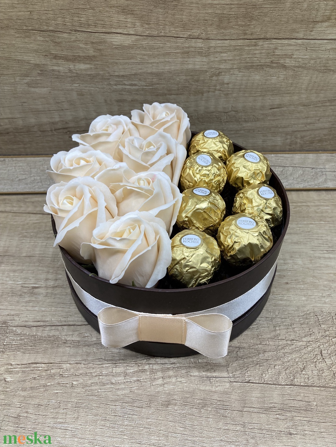 Ferrero bonbonos box - otthon & életmód - dekoráció - virágdísz és tartó - virágbox, virágdoboz - Meska.hu Ferrero bonbonos box - otthon & életmód - dekoráció - virágdísz és tartó - virágbox, virágdoboz - Meska.hu
