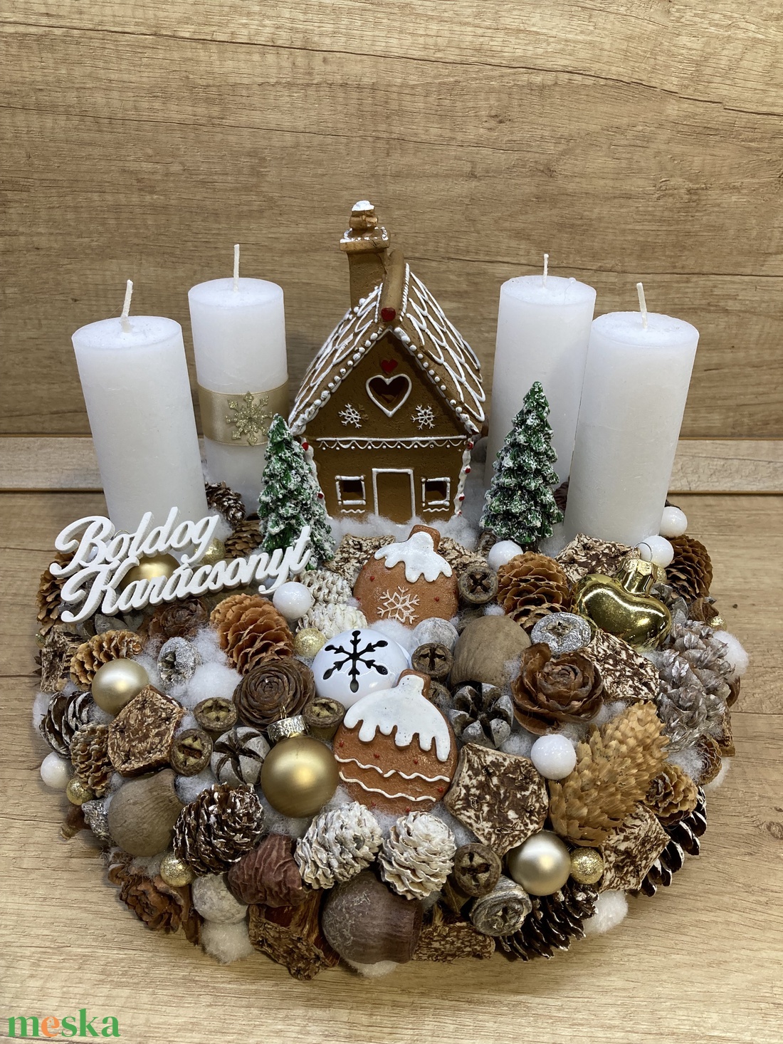 Adventi koszorú  világítós mézeskalács házikóval - karácsony - adventi díszek - adventi gyertyadíszek és koszorúdíszek - Meska.hu