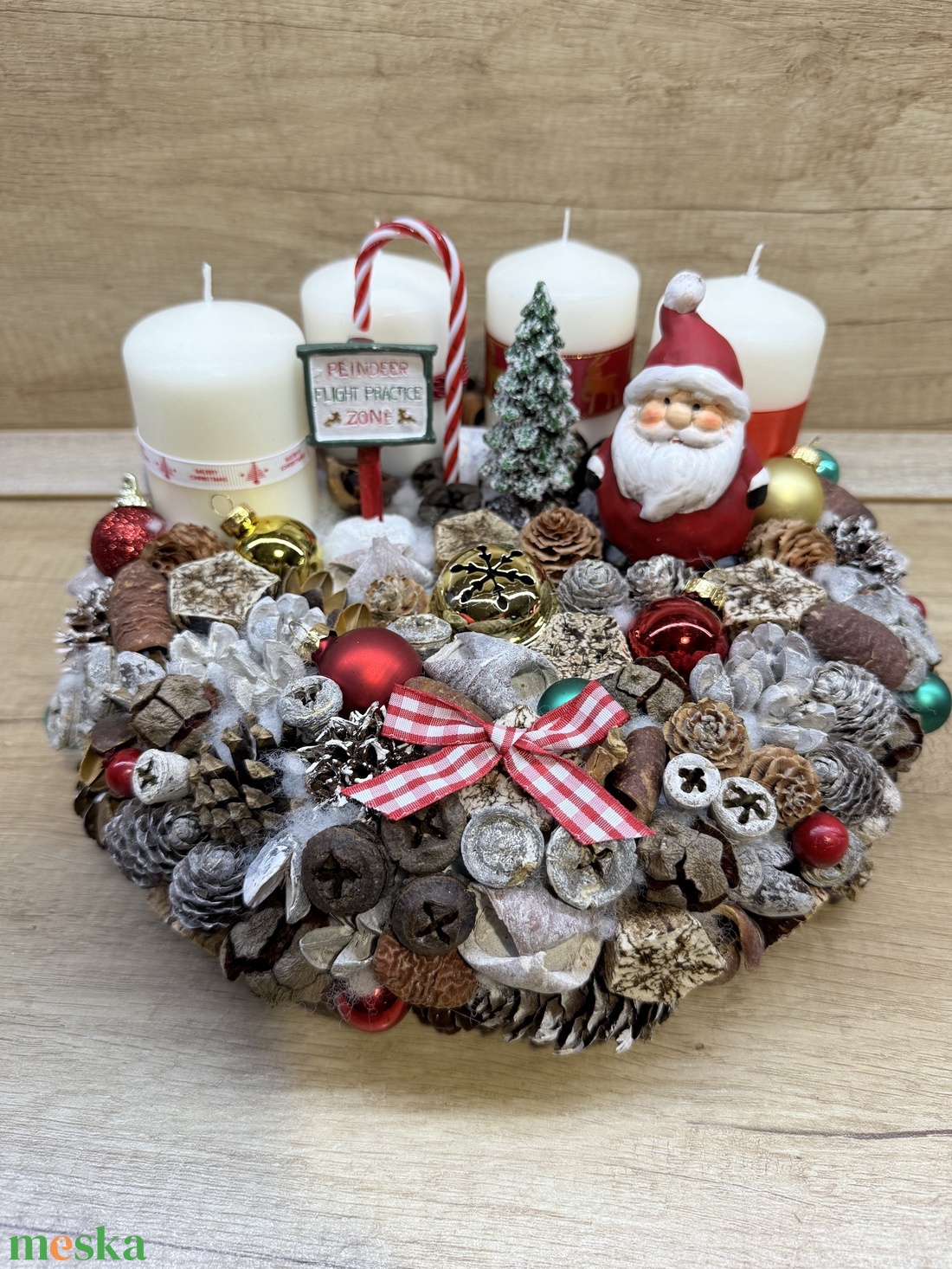 Adventi koszorú  mikulással - karácsony - adventi díszek - adventi gyertyadíszek és koszorúdíszek - Meska.hu