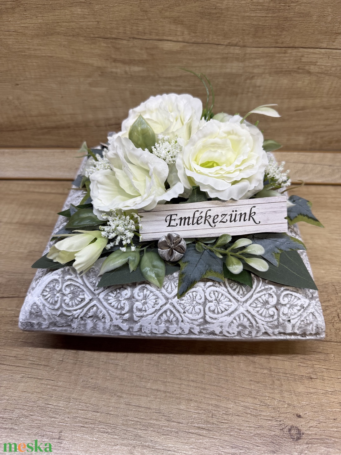 Sírdísz fehér liziantusszal 2 - otthon & életmód - vallás - temetkezési tárgy - sírdísz, kegyeleti dísz - Meska.hu