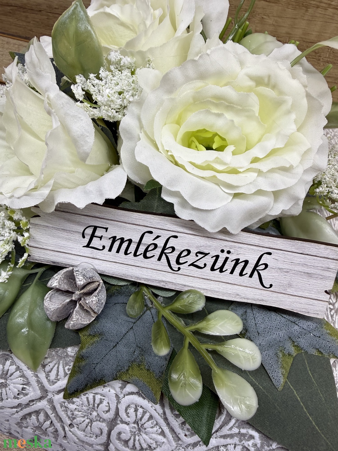 Sírdísz fehér liziantusszal 2 - otthon & életmód - vallás - temetkezési tárgy - sírdísz, kegyeleti dísz - Meska.hu