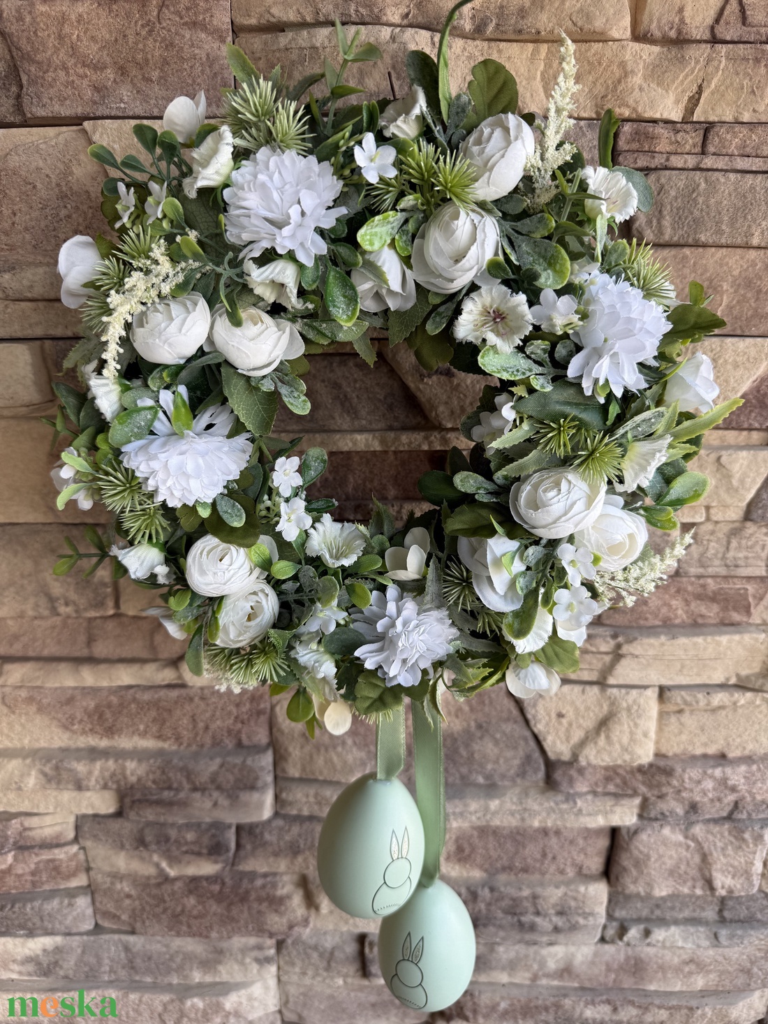 Zöld-fehér kopogtató zöld tojásokkal - otthon & életmód - dekoráció - ajtó- és ablak dekoráció - ajtódísz & kopogtató - Meska.hu