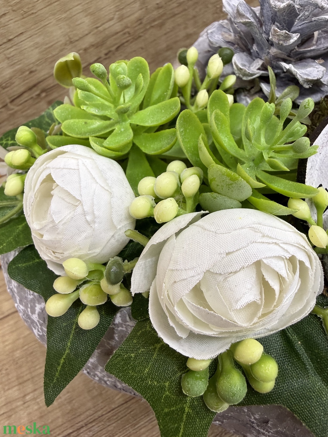 Szív alakú sírdísz boglárkákkal - otthon & életmód - vallás - temetkezési tárgy - sírdísz, kegyeleti dísz - Meska.hu