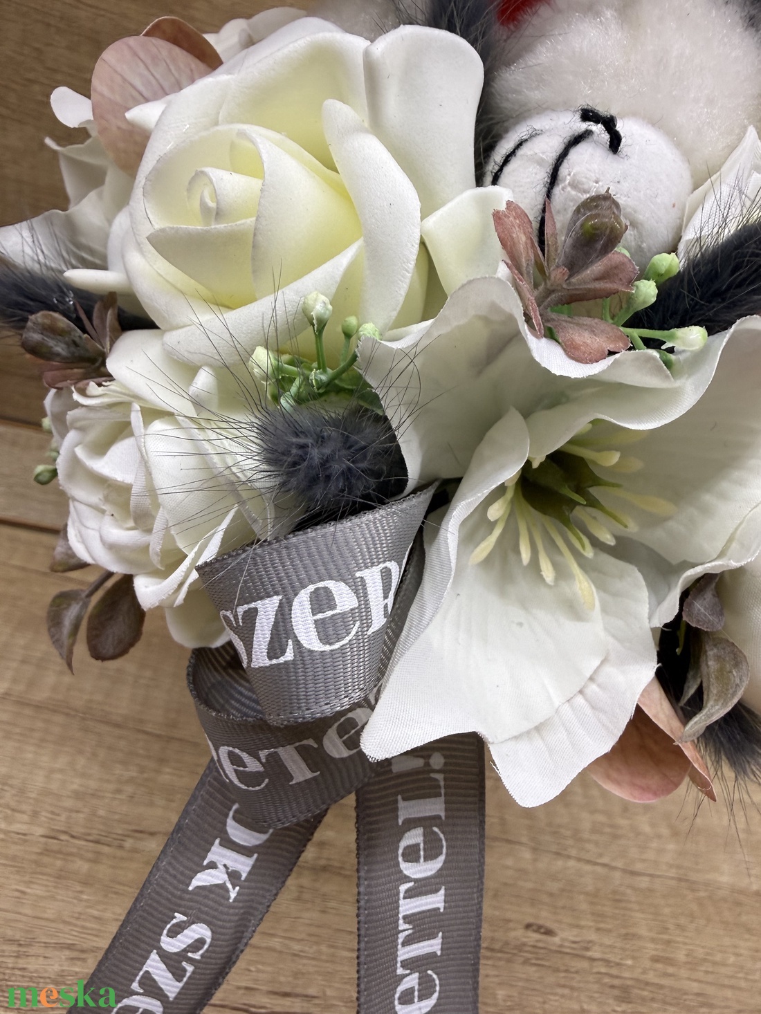  Ballagási csokor kutyussal - otthon & életmód - virágdekoráció - virágok - virágcsokor - Meska.hu