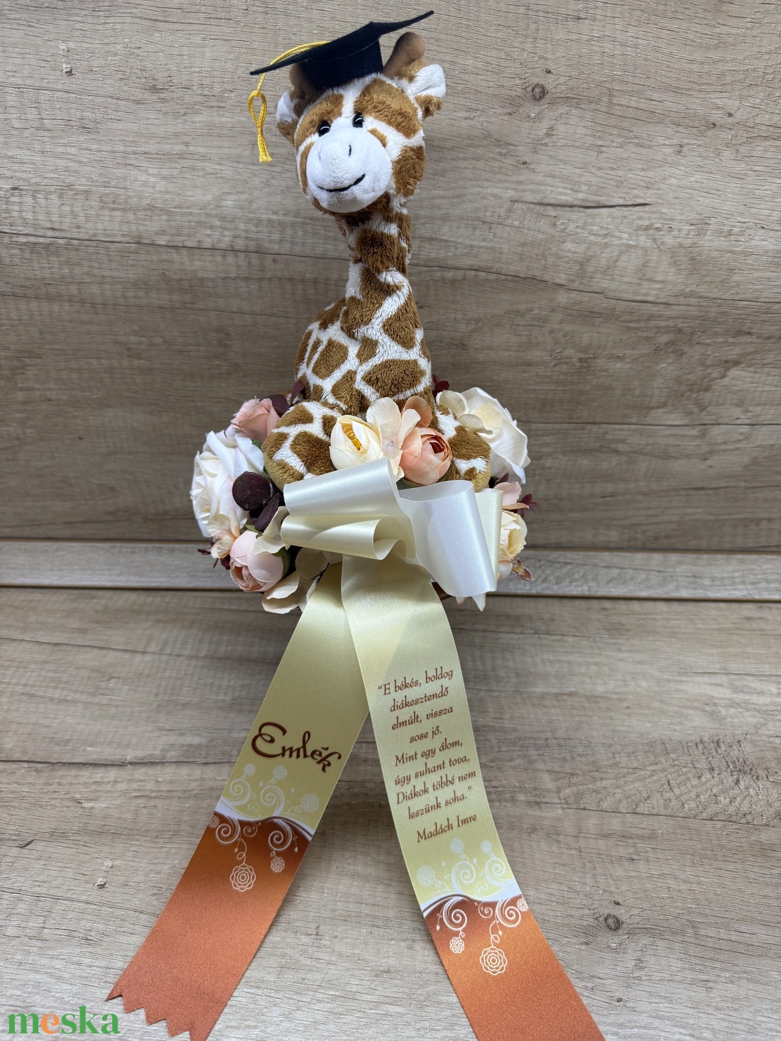 Ballagási csokor zsiráffal - otthon & életmód - virágdekoráció - virágok - virágcsokor - Meska.hu