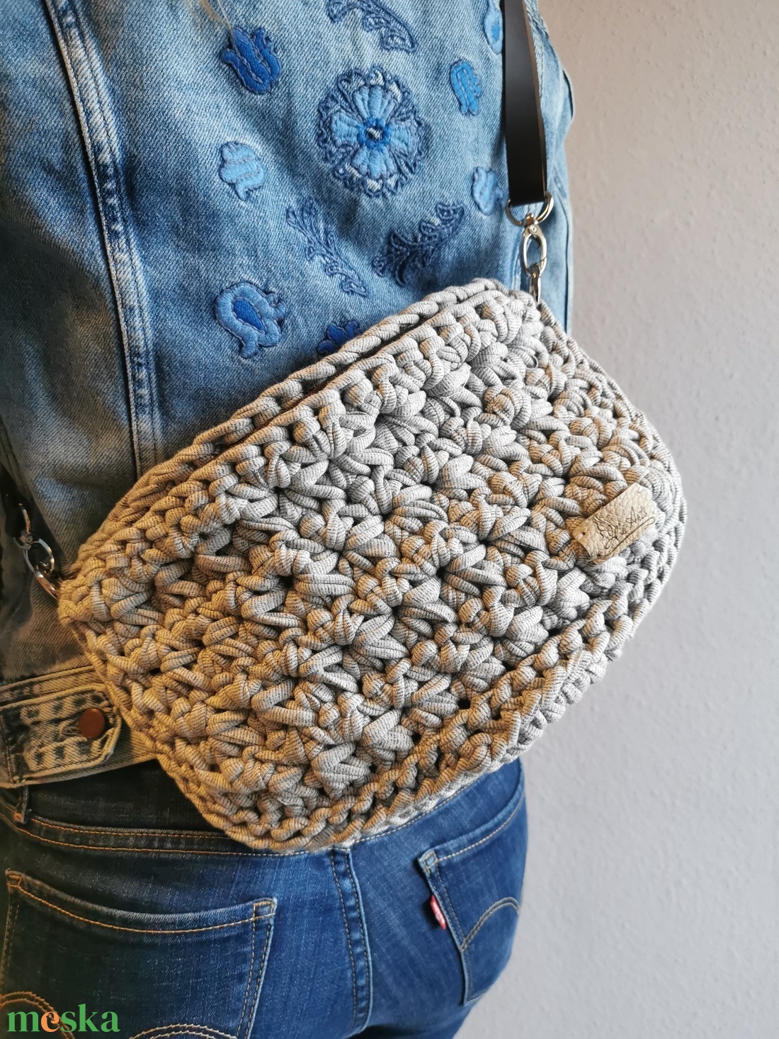 Világos szürke crossbody táska - táska & tok - kézitáska & válltáska - vállon átvethető táska - Meska.hu Világos szürke crossbody táska - táska & tok - kézitáska & válltáska - vállon átvethető táska - Meska.hu