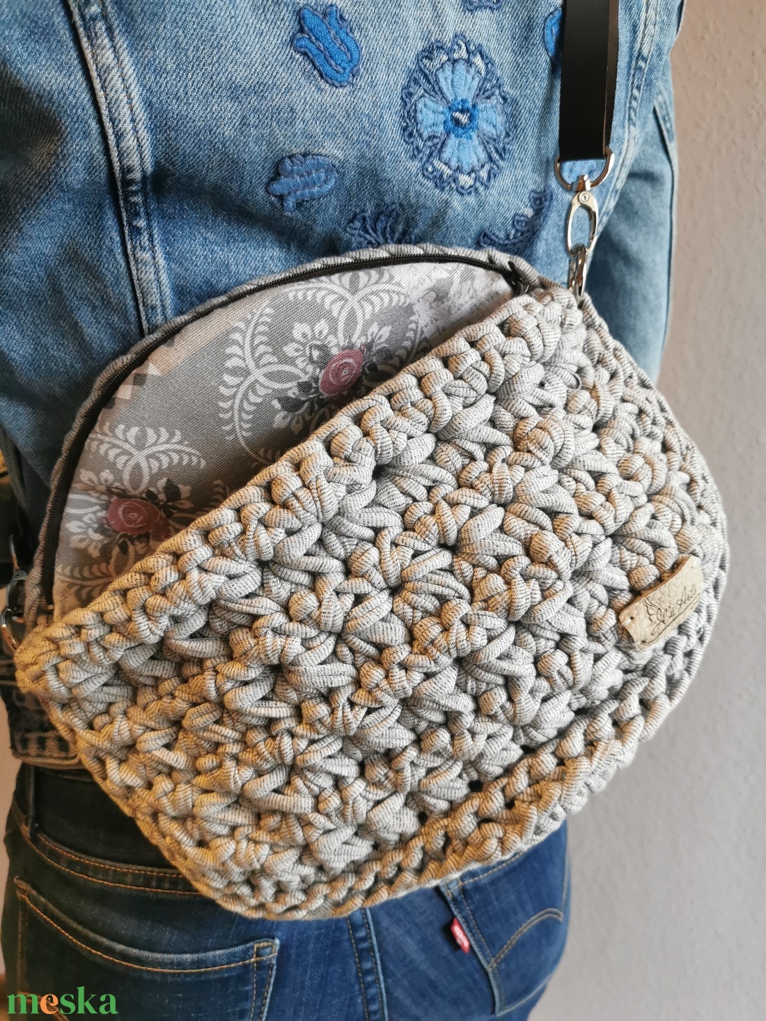 Világos szürke crossbody táska - táska & tok - kézitáska & válltáska - vállon átvethető táska - Meska.hu Világos szürke crossbody táska - táska & tok - kézitáska & válltáska - vállon átvethető táska - Meska.hu