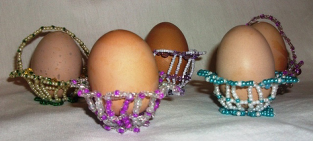 Húsvéti tojástartó kosár gyöngyből. Különleges asztali dísz -  - Meska.hu