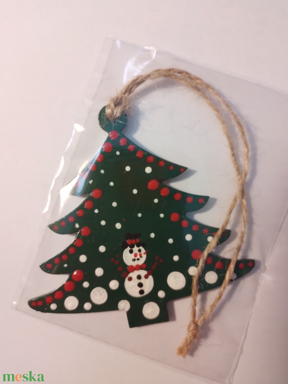 Karácsonyfadísz pontozott technikával, hóember mintával - fenyőfa - karácsony - karácsonyi lakásdekoráció - karácsonyfadíszek - Meska.hu
