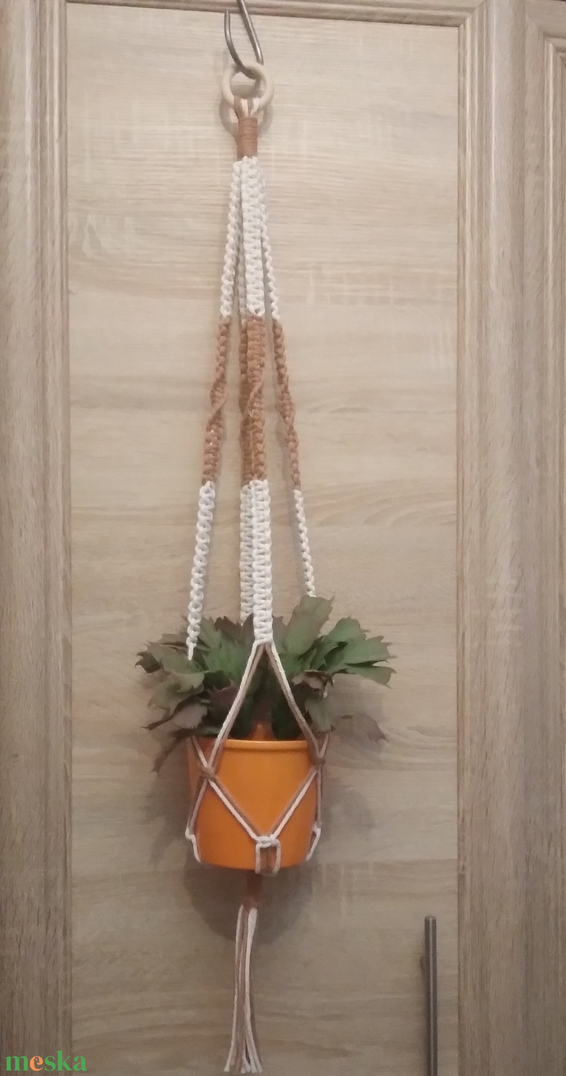 Makramé két színű  virágtartó - otthon & életmód - virágdekoráció - virágtartó - függő virágtartó - Meska.hu
