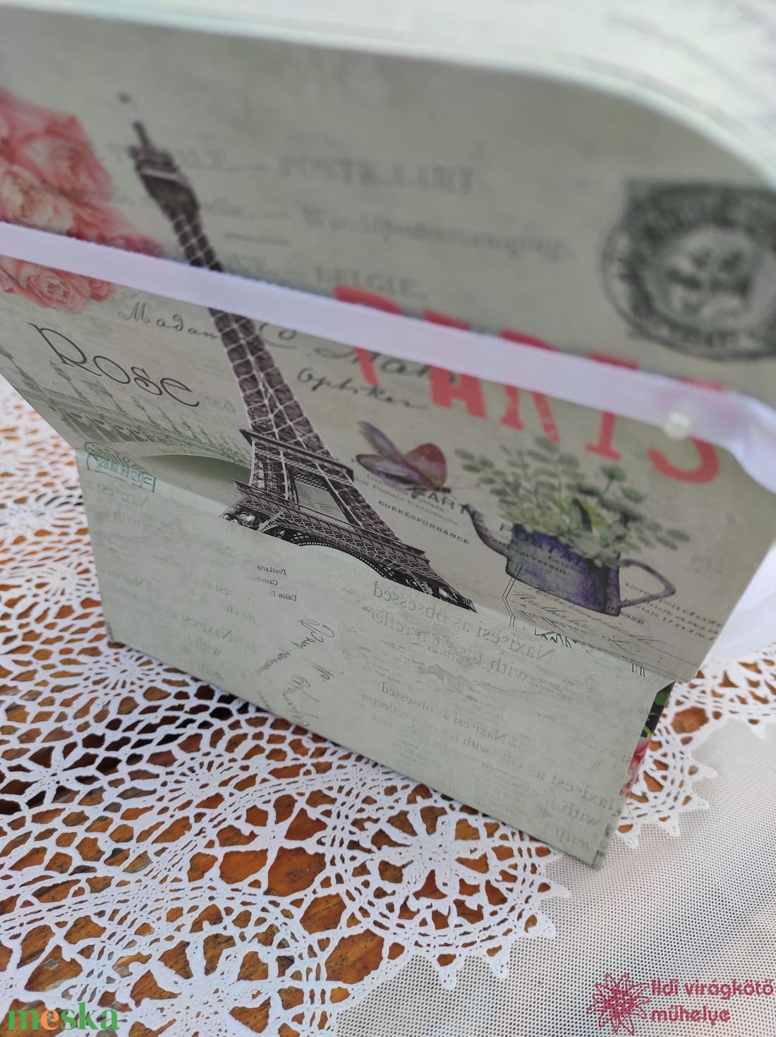 Paris mintájú kis bőrönd - otthon & életmód - dekoráció - virágdísz és tartó - virágbox, virágdoboz - Meska.hu Paris mintájú kis bőrönd - otthon & életmód - dekoráció - virágdísz és tartó - virágbox, virágdoboz - Meska.hu