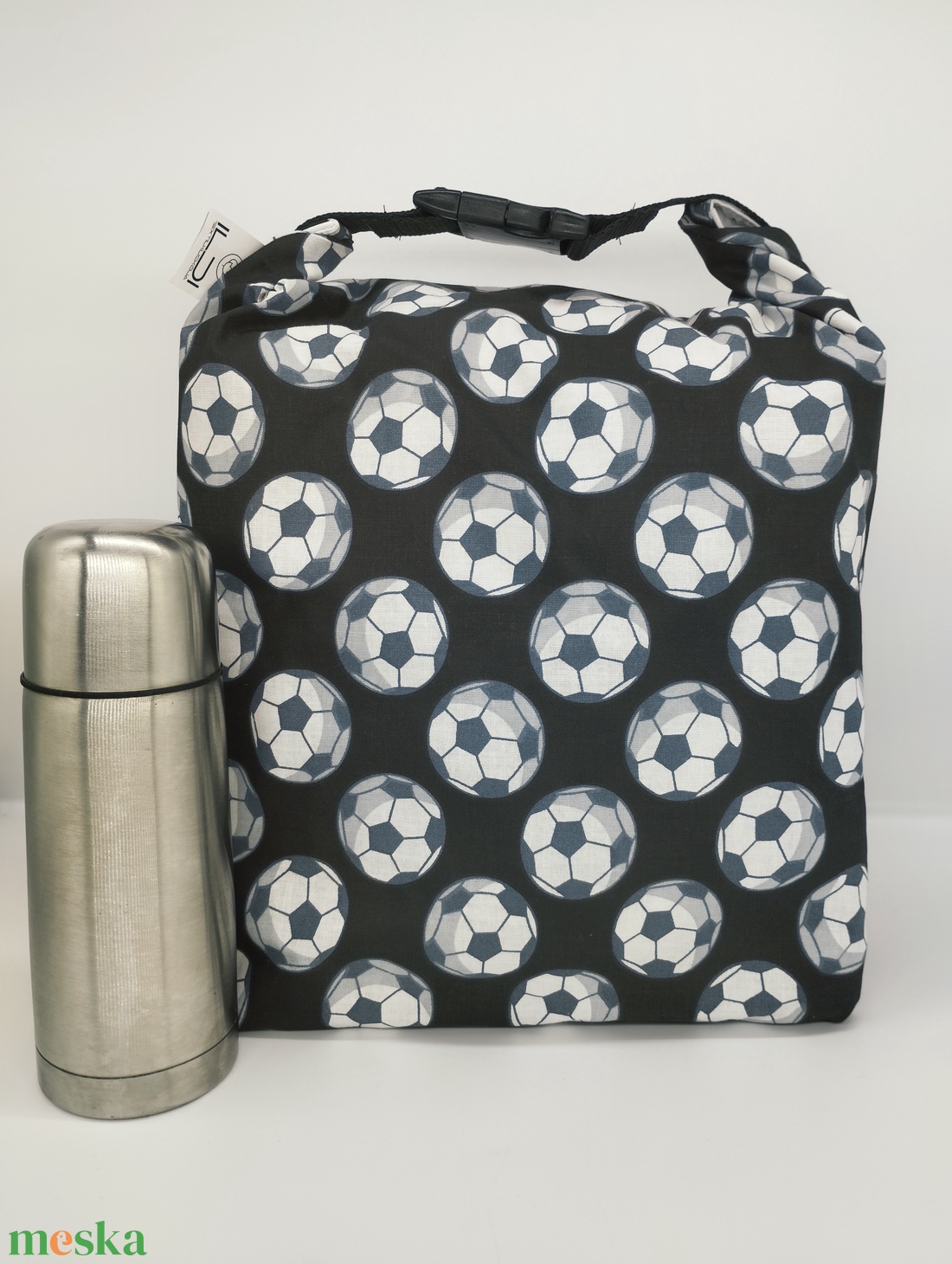 Focis Uzsonnás táska - Roll top Lunch bag - Zero waste - táska & tok - uzsonna- & ebéd tartó - ebéd tasak, doboz - Meska.hu Focis Uzsonnás táska - Roll top Lunch bag - Zero waste - táska & tok - uzsonna- & ebéd tartó - ebéd tasak, doboz - Meska.hu
