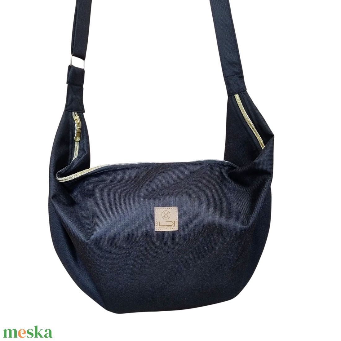 Félhold alakú testtáska / crossbody - Luna fekete maxi méret - táska & tok - kézitáska & válltáska - vállon átvethető táska - Meska.hu