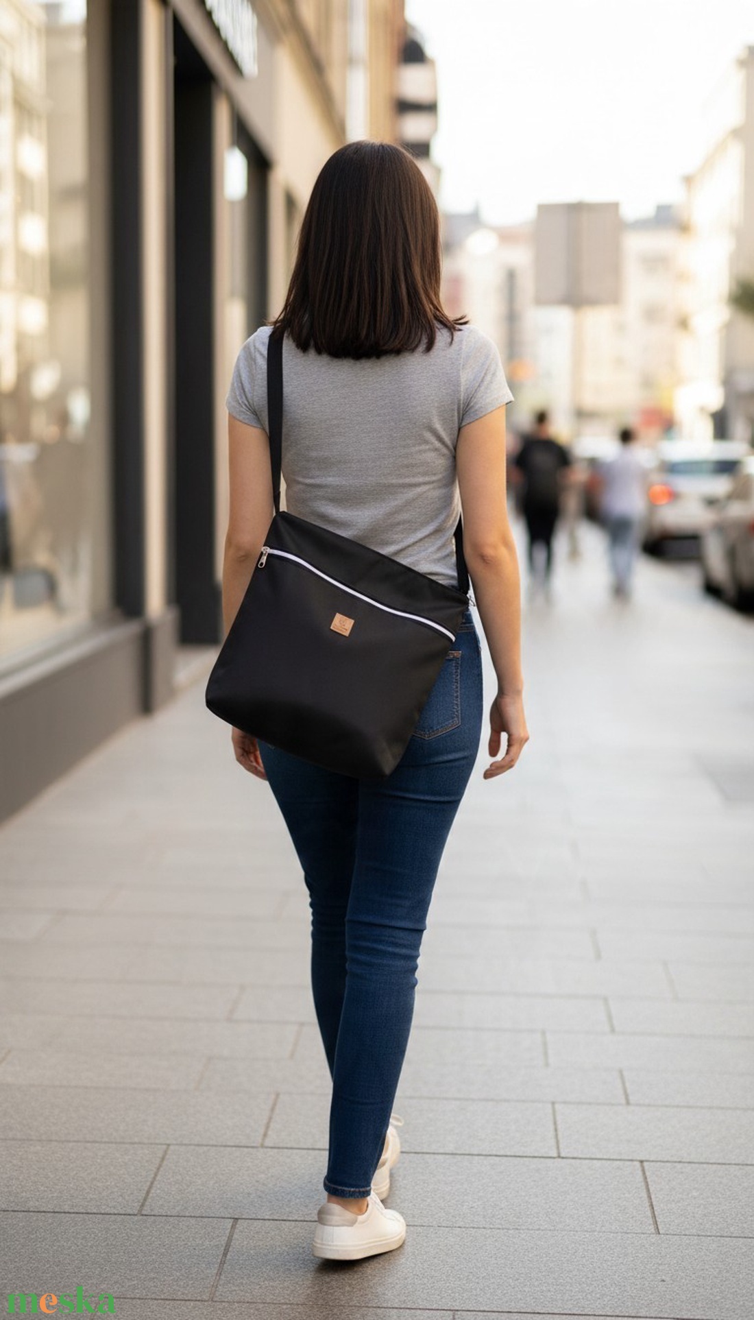 Testtáska / crossbody - fekete  - táska & tok - kézitáska & válltáska - vállon átvethető táska - Meska.hu
