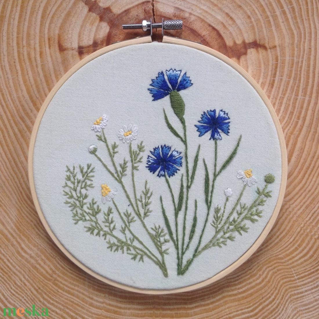 Hímzett kép búzavirággal és kamillával - művészet - textilkép - egyéb - Meska.hu