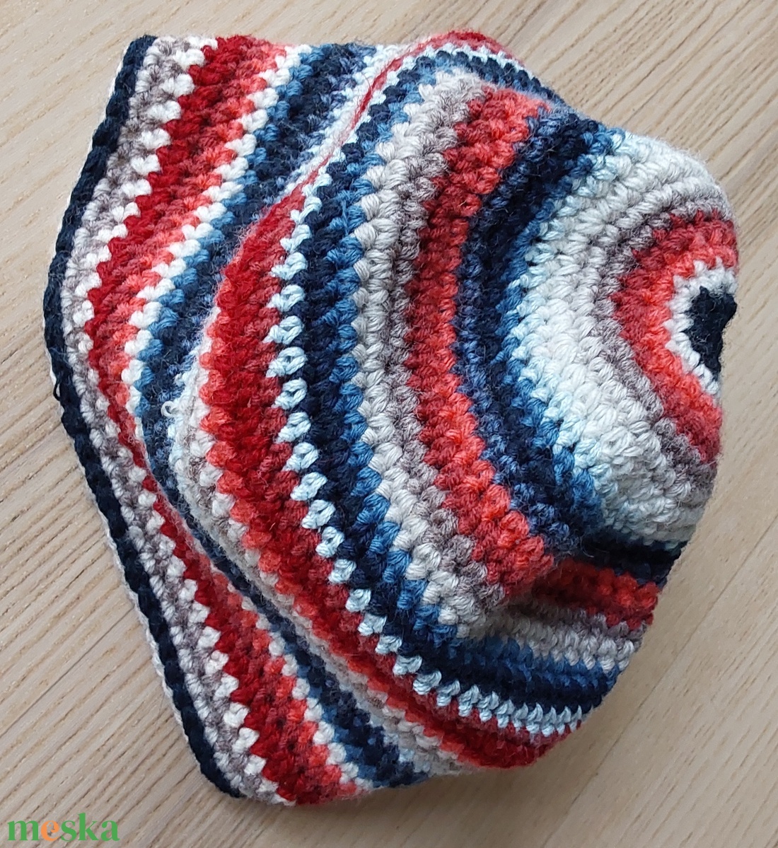  Színes, csíkos horgolt sapka - ruha & divat - sál, sapka, kendő - sapka - Meska.hu