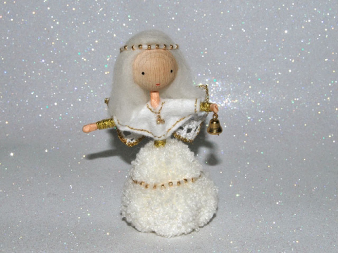 Arany-fehér angyalka/tündér - pom-baba -  - Meska.hu